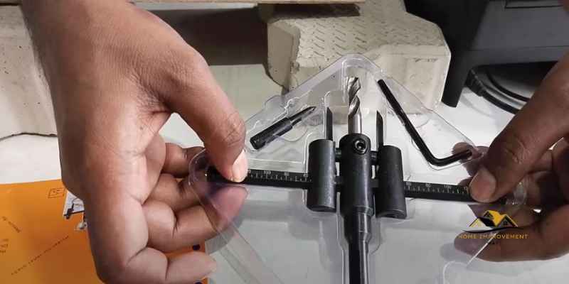 Adjustable Hole Saw Kit
