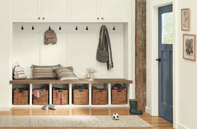 8 Mudroom Paint Colors That Perfectly Hide the Dirt