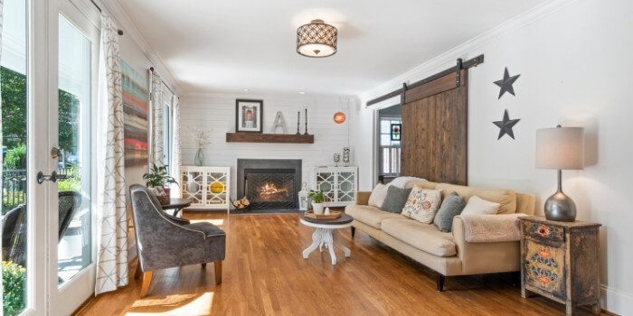 What Color Furniture Goes With Oak Flooring?