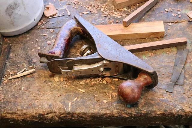 Woodworking brush and tools for applying finish