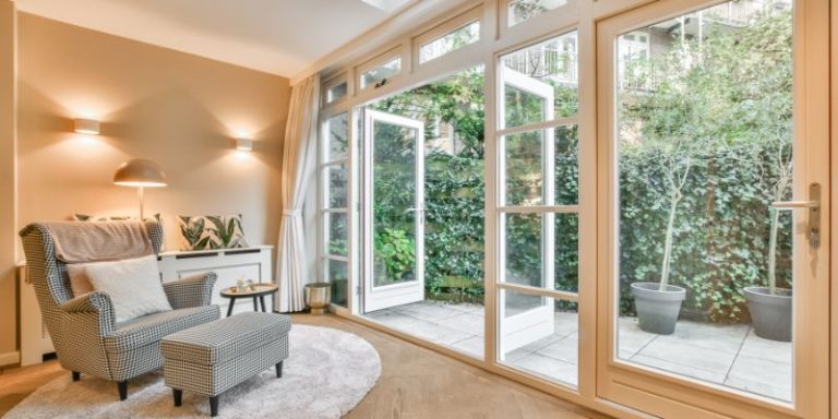 10 Birch Wood House Minecraft Builds to Try