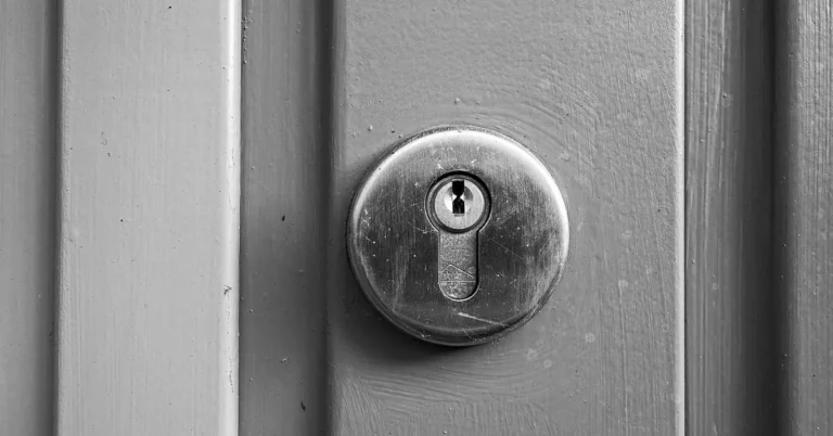 pin-tumbler lock cylinder keyhole close-up