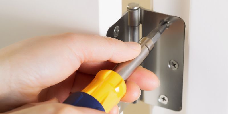 Benefits of Installing Self-Closing Screen Door Hinges