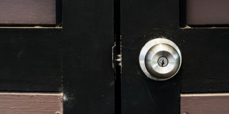 Costs of Installing a Door Knob