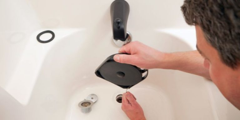 How to Unclog a Bathtub Drain