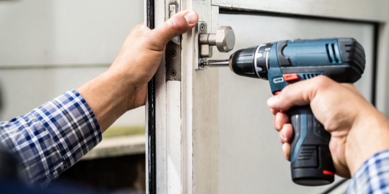 Maintaining Your Screen Door Latch