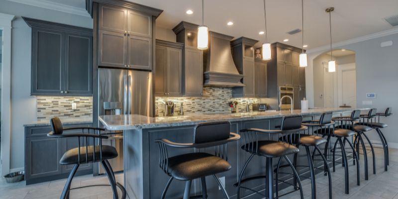 Choosing the Right Pendant Lights for Your Kitchen Island