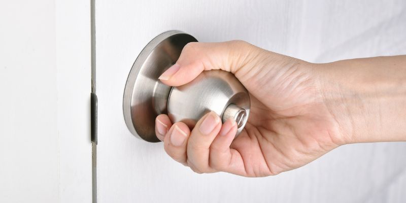 Step-by-Step Guide to Removing a Baldwin Door Knob