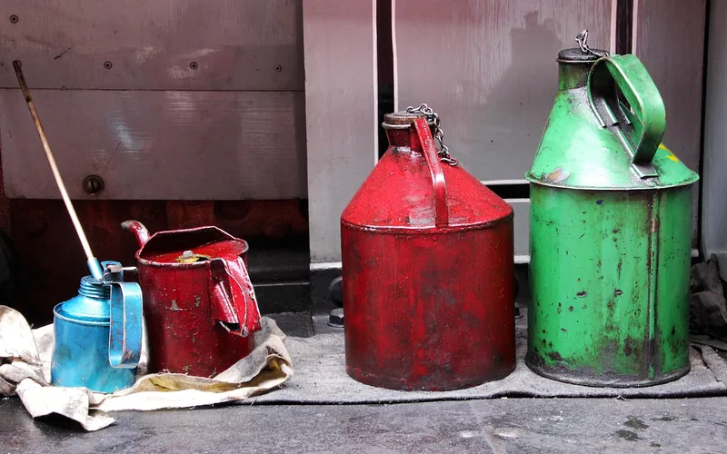 small oil cans used for lubricating motor bearings during routine maintenance small oil cans used for lubricating motor bearings during routine maintenance