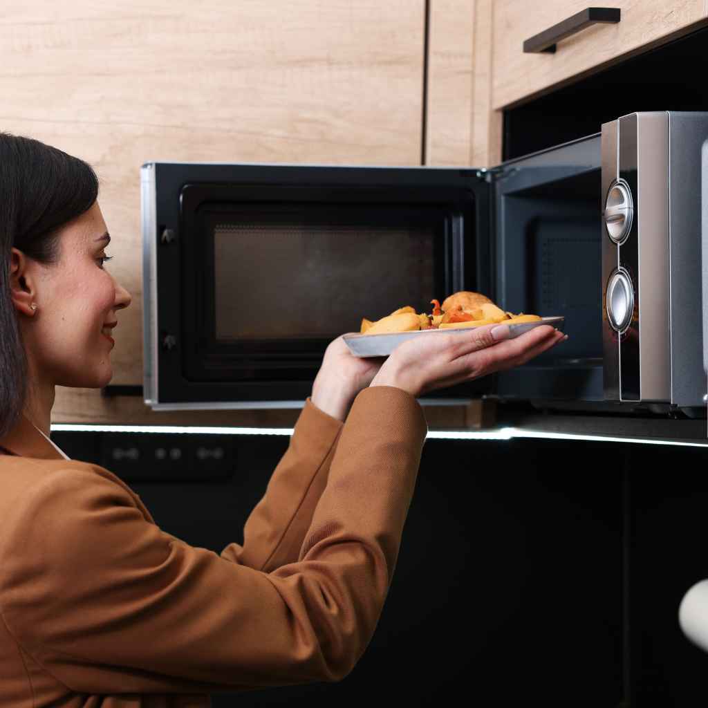 Quick Tips for Safe Microwave Use