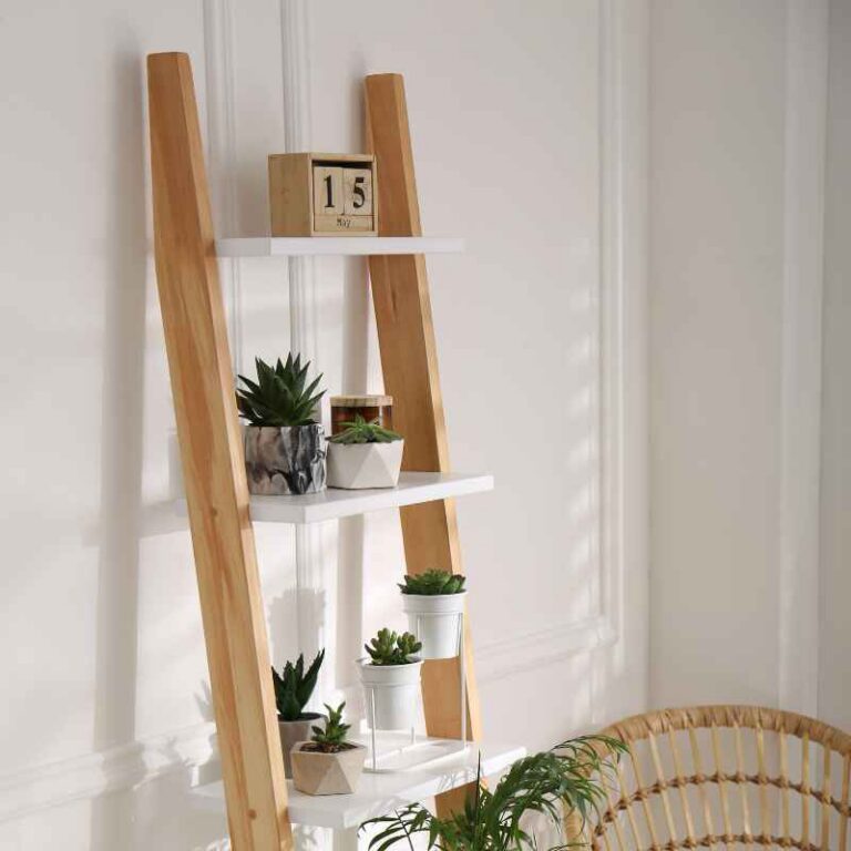 Farmhouse Old Wooden Ladder Decorating Ideas You'Ll Love