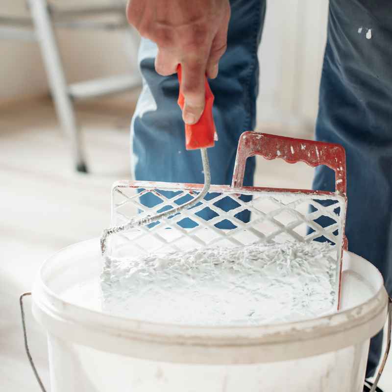 How To Remove A Paint Roller From The Handle Easily