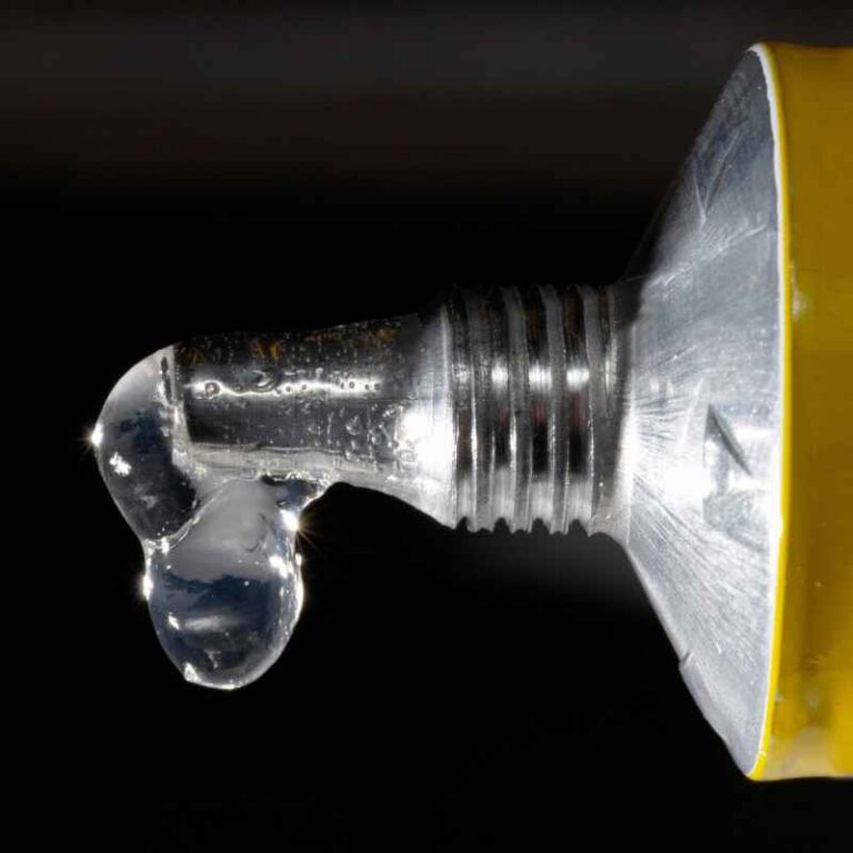 Best Glue for Gluing Metal to Metal