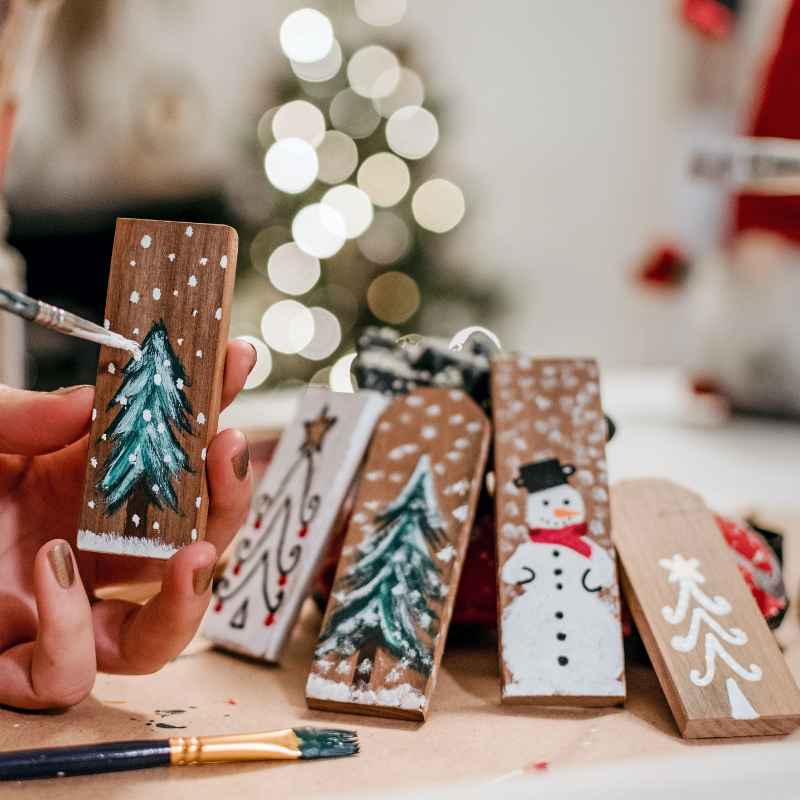 DIY Wooden Christmas Decorations You Can Make at Home