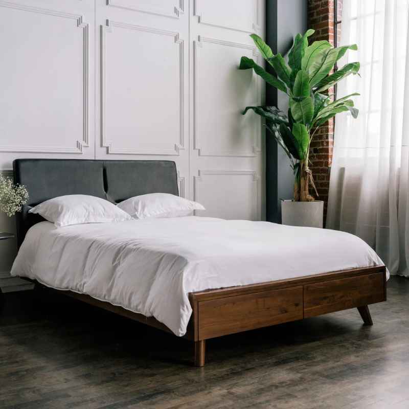 How to Attach Headboard to Wooden Bed Frame