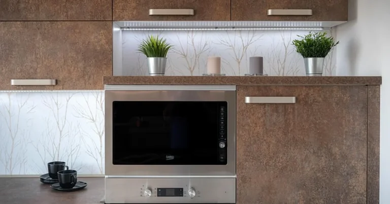 Kitchen cabinets with modern handles suited for childproof cabinet locks