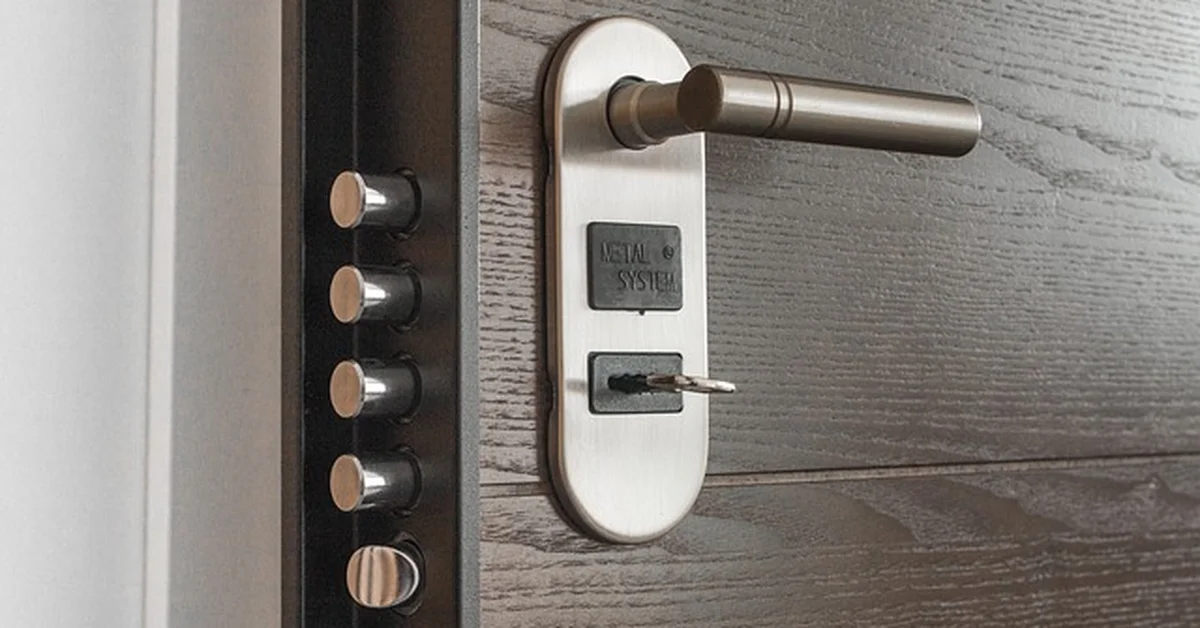 interior door lever handle with latch and key