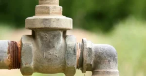 Outdoor Faucet Leaking From the Handle? Stem, Packing Nut, Freeze Damage, and Shutoff Checks