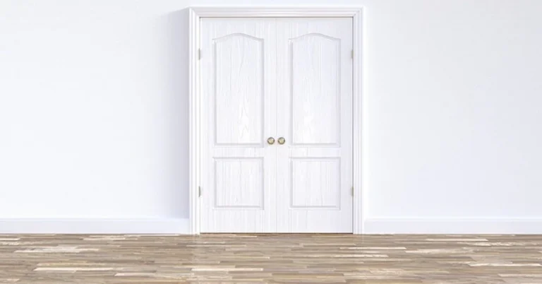 White painted door trim and casing, a common poplar or pine application