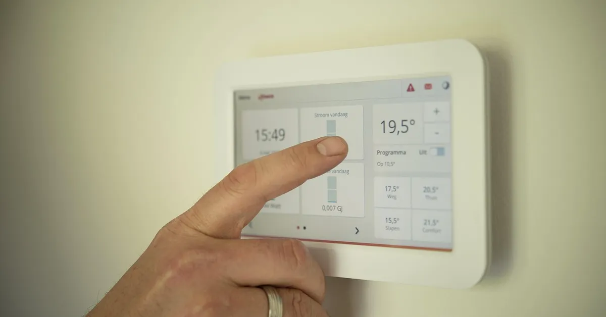 Smart Thermostat vs. Wi-Fi Thermostat: What's the Difference and Which Features Matter?