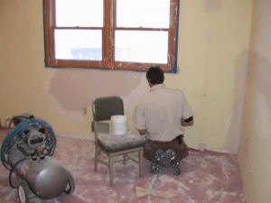 Best Drywall Compound for Small Repairs and Feathering