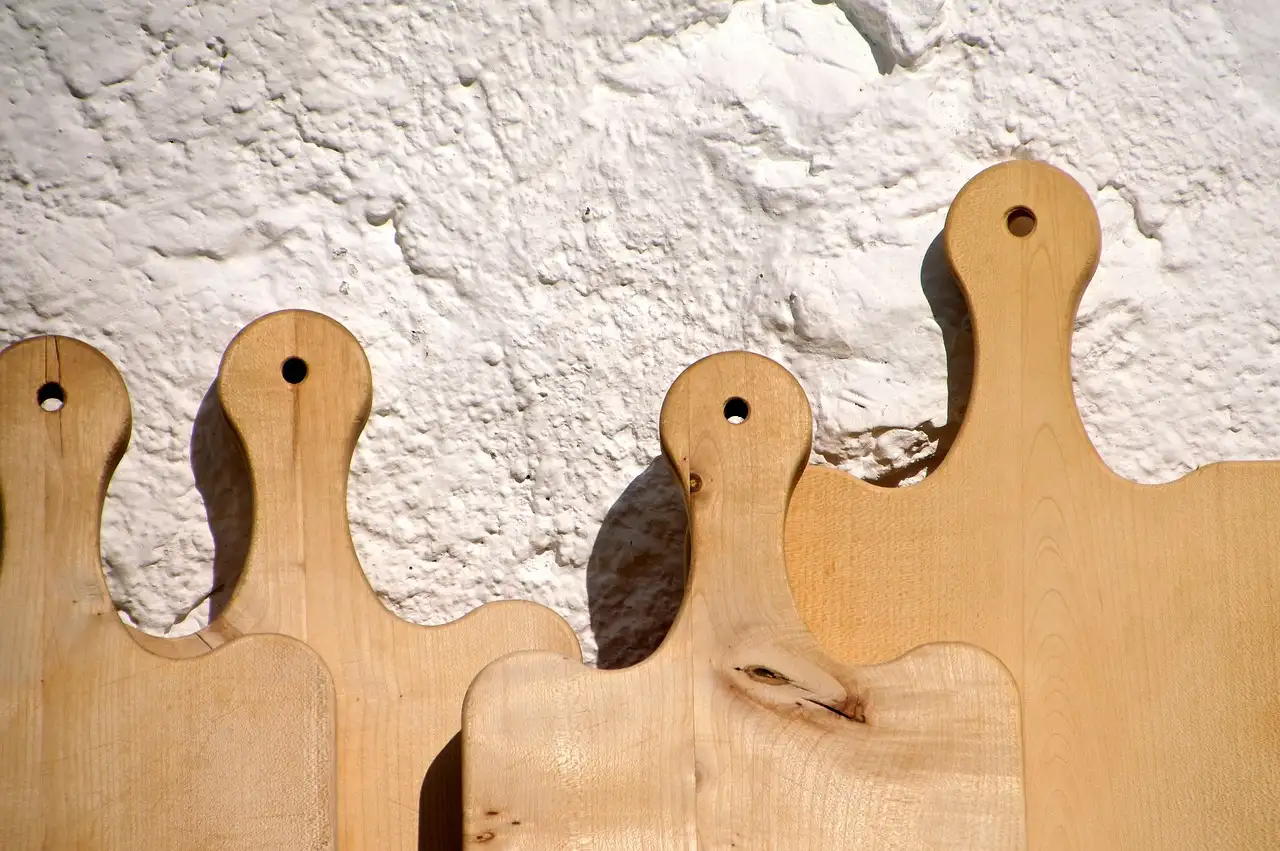 What is the best wood for cutting boards?